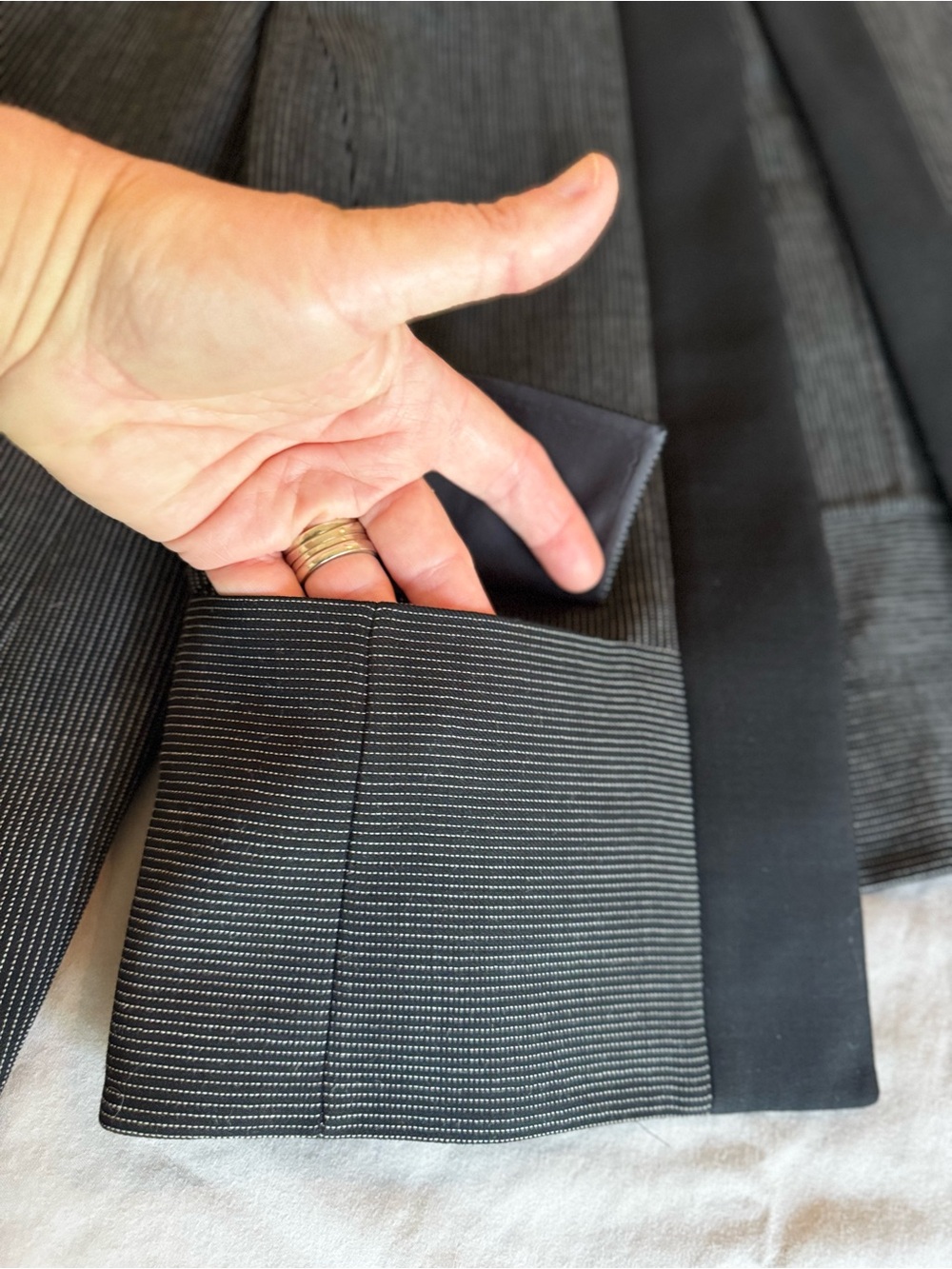 AKRIS Tailored Wool Blend Jacket Black Textured Pinstripe Notch-Collar Blazer - Picture 5 of 16